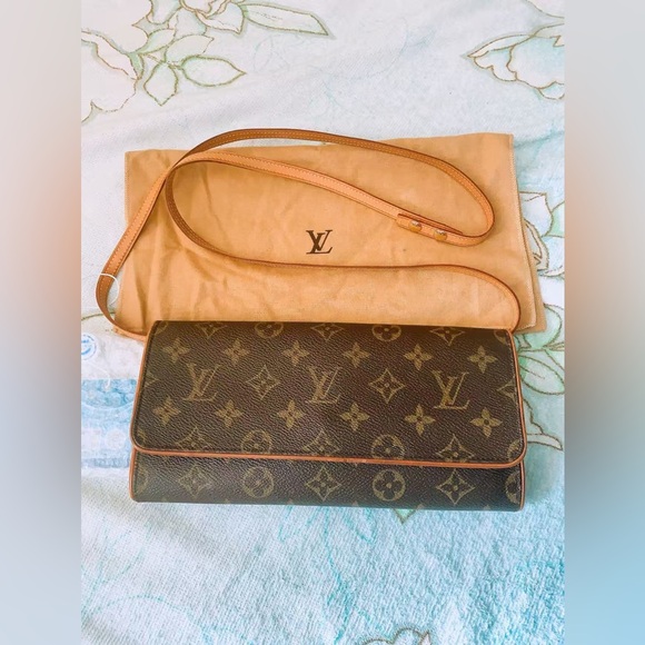 Louis Vuitton Pochette Twin GM Shoulder‎ Bag Monogram Canvas With Dust Bag - Picture 10 of 12